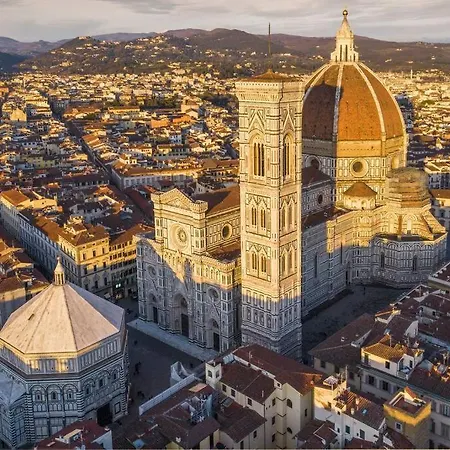 12 Minuti Piazza Duomo Luminoso Florenz